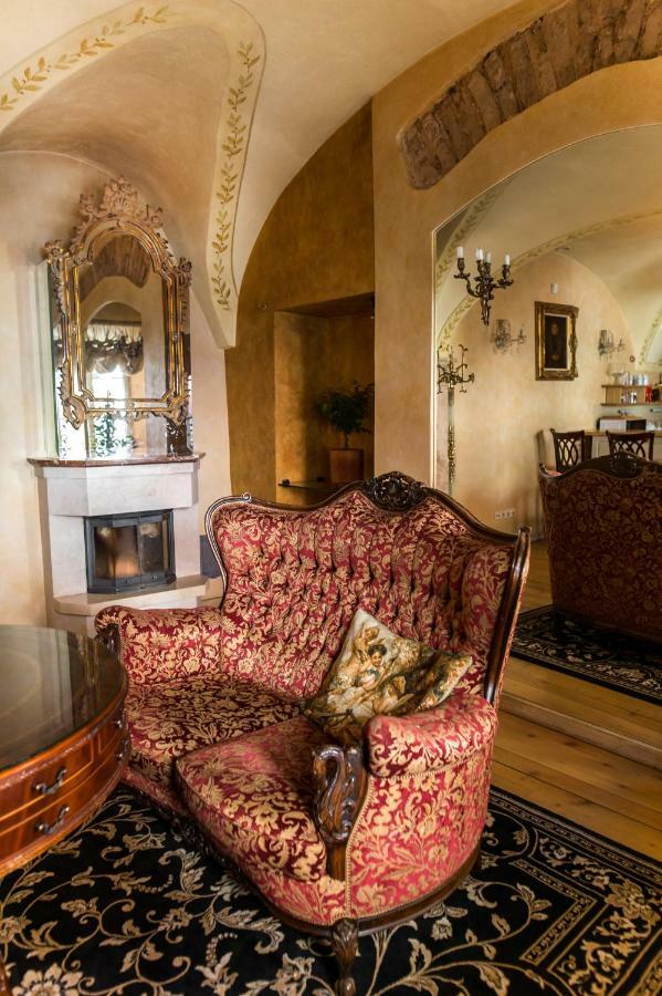 Antique Old Town Studio By Urban Rent * VNO